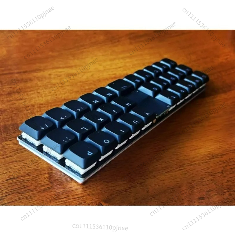 P31n/P30a ロープロファイルキーボード Blueto - Gaming Keyboard Mini のレビューと価格